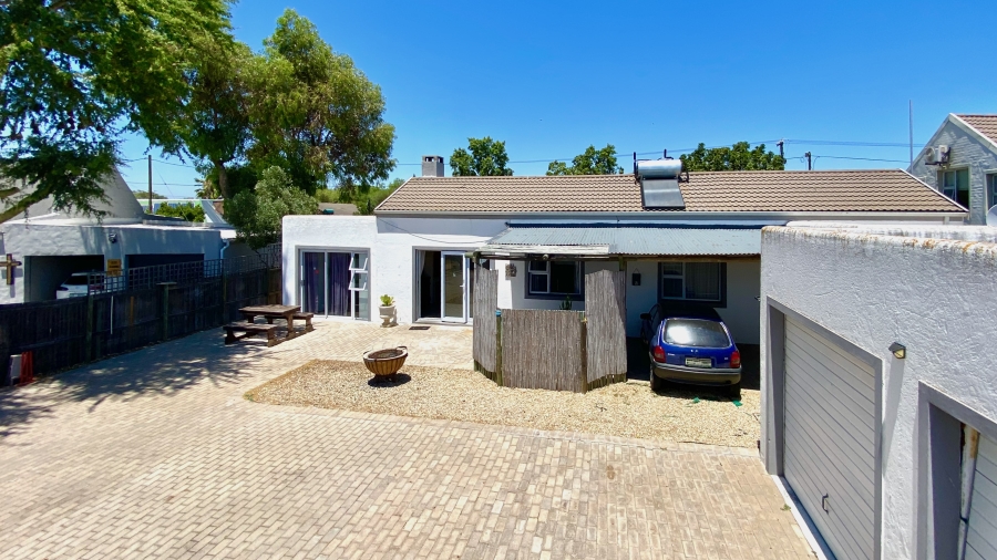 4 Bedroom Property for Sale in Velddrif Western Cape